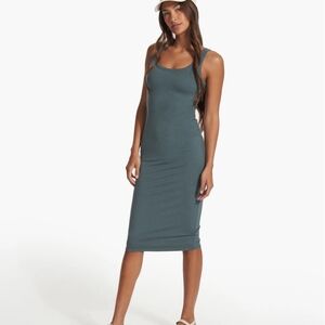 Vuori Halo Essential Sleeveless Midi Dress